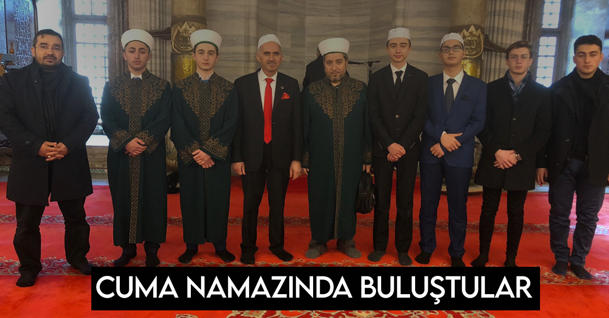 Cuma Namazında Buluştular